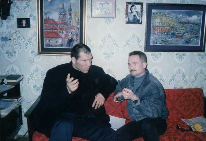 Э и Коля Валуев( в гостях у Э.)